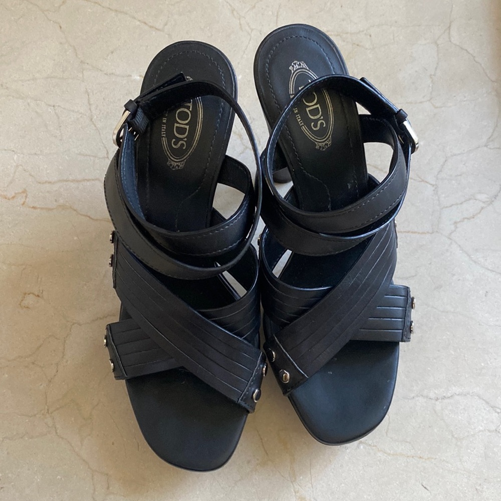 Tods platform black leather strappy sandals size 7